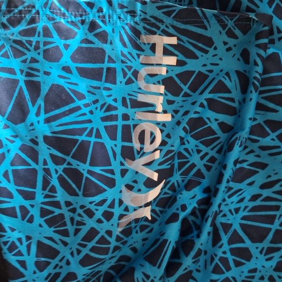 Hurley board shorts - Picture 2 of 4